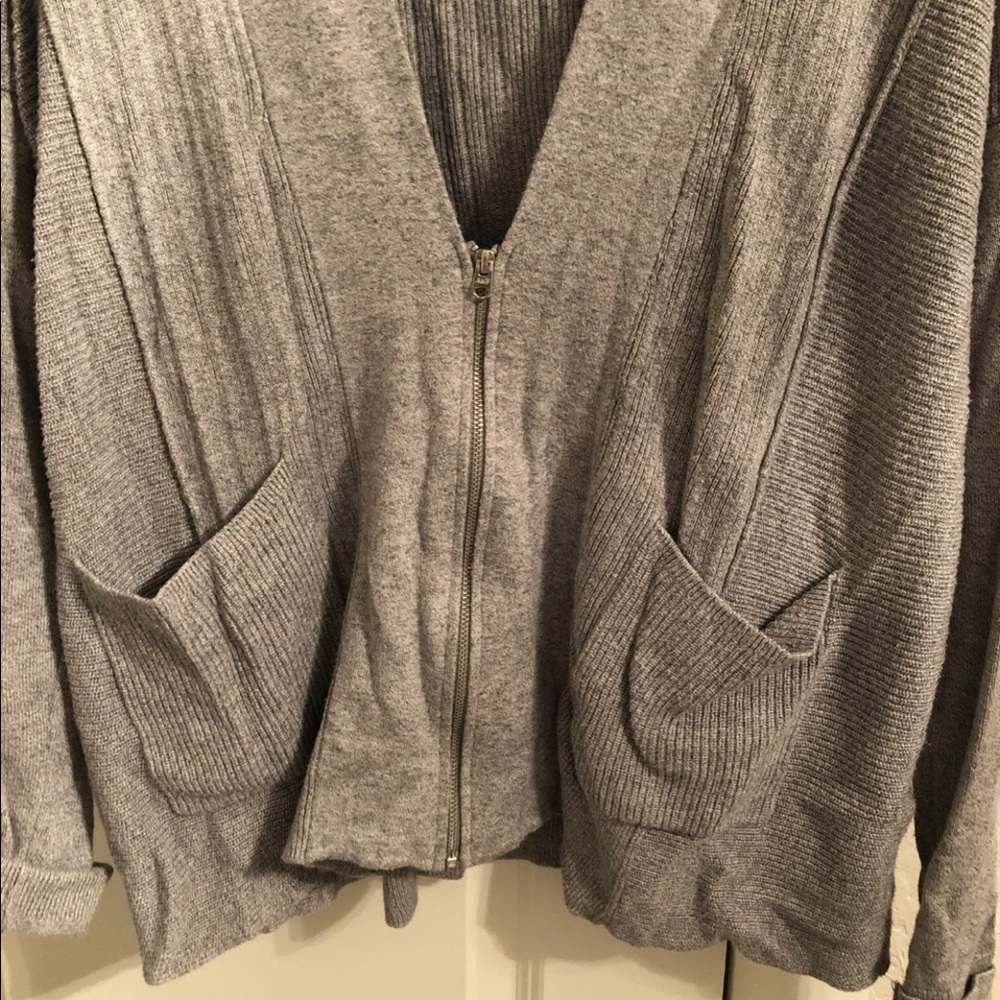 Gray cardigan - Picture 3 of 4